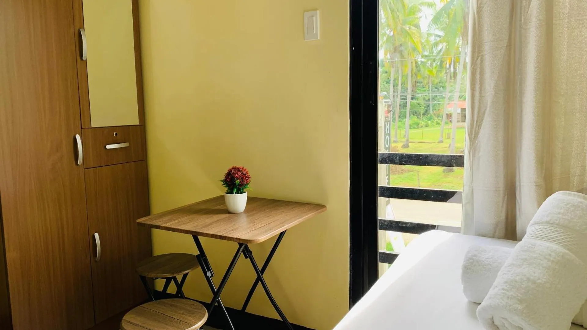 Hostel Mca Hotel Suites Panglao
