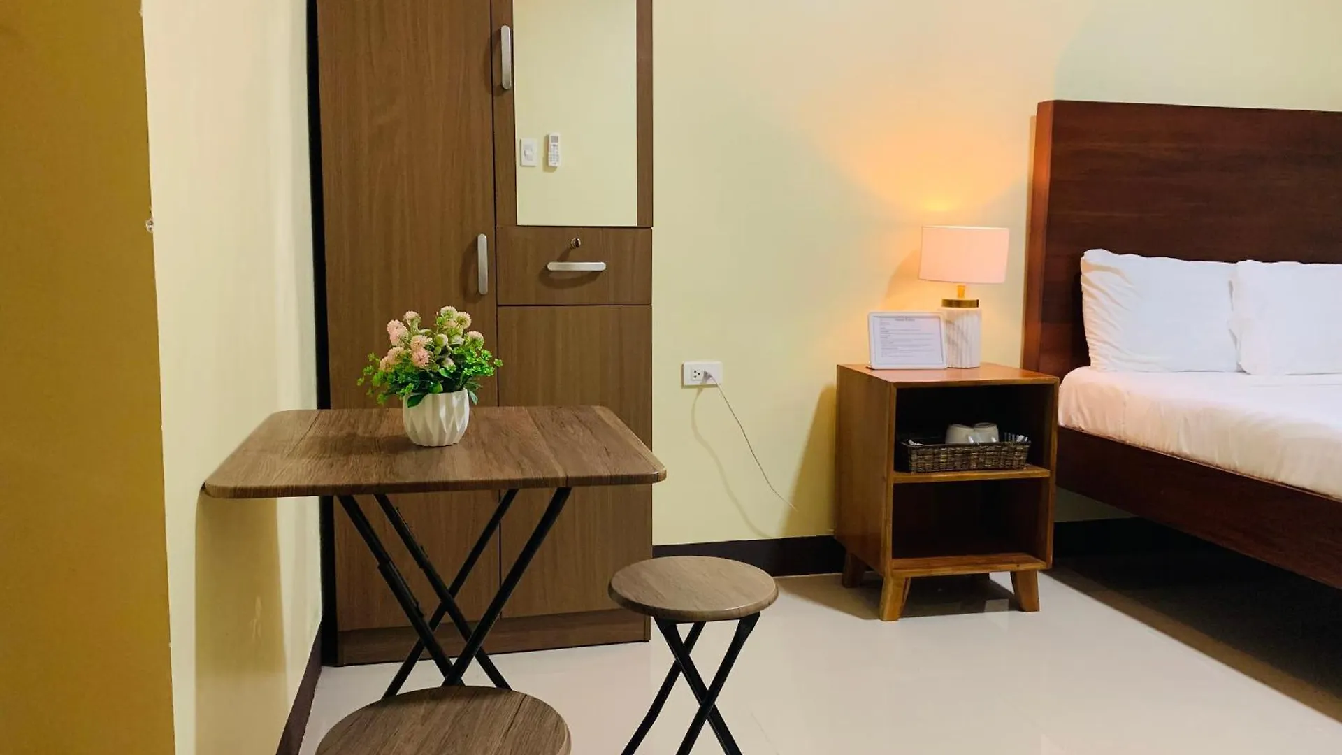 Hostel Mca Hotel Suites Panglao